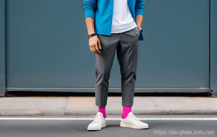 최신 디자인 캐주얼 양말 - Image Prompt 1: The Expressive Canvas**